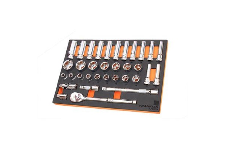 34 PIECE 1/2 DRIVE SOCKET SET IN FOAM